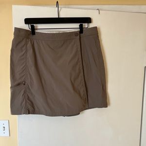 L.L. Bean skort - size 16 - EUC